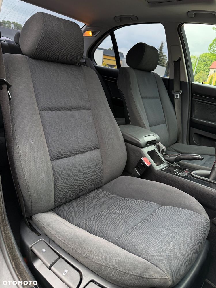 BMW Seria 5 520i - 30
