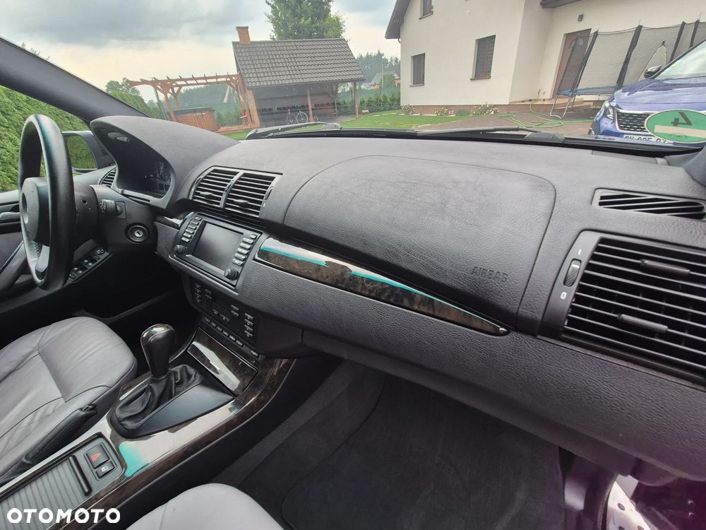 BMW X5 4.4i - 24