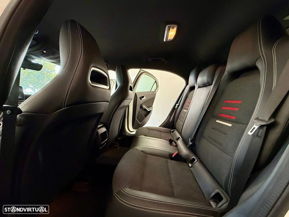 Mercedes-Benz A 180 d AMG Line - 21
