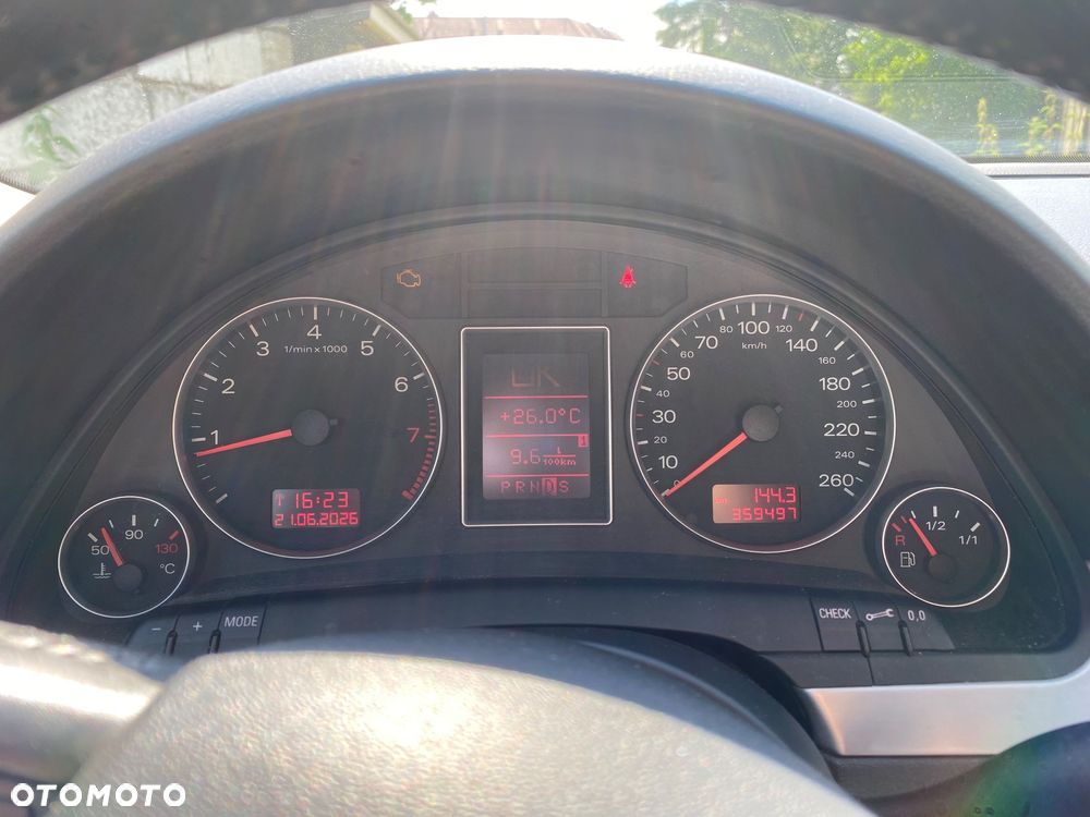 Audi A4 Limousine - 6