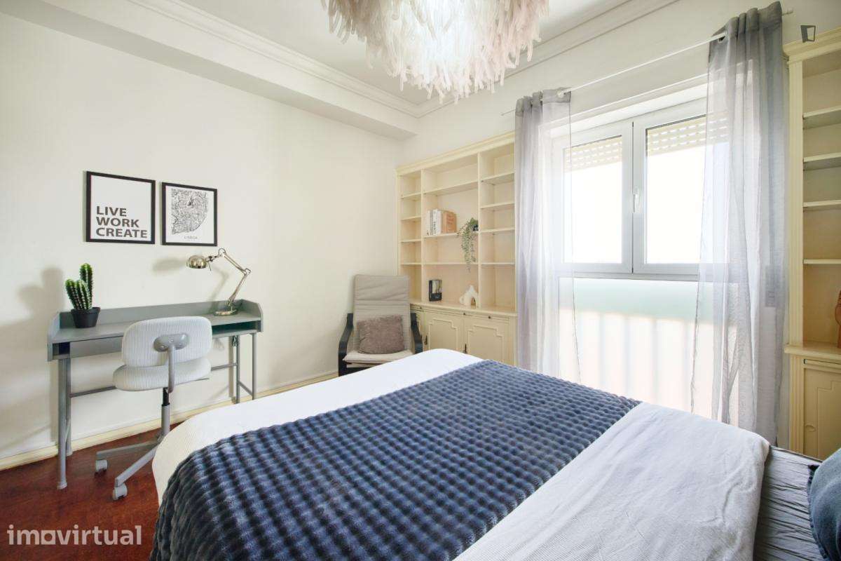 Quarto - localizado em Roma-Areeiro Lisbon - Grande imagem: 4/60