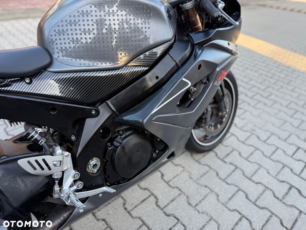 Suzuki GSX-R - 15