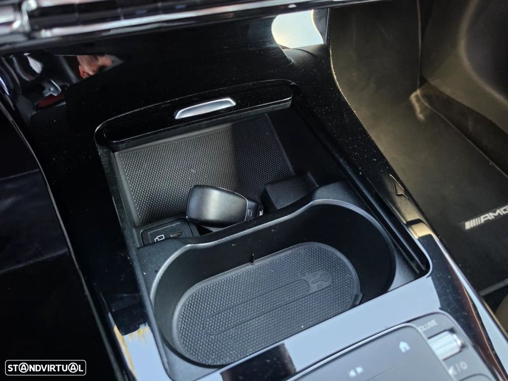 Mercedes-Benz A 250 e 8G-DCT AMG Line - 19