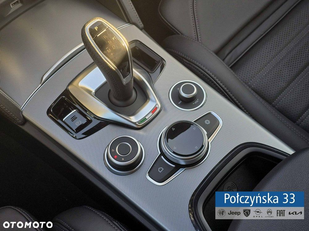 Alfa Romeo Stelvio - 24