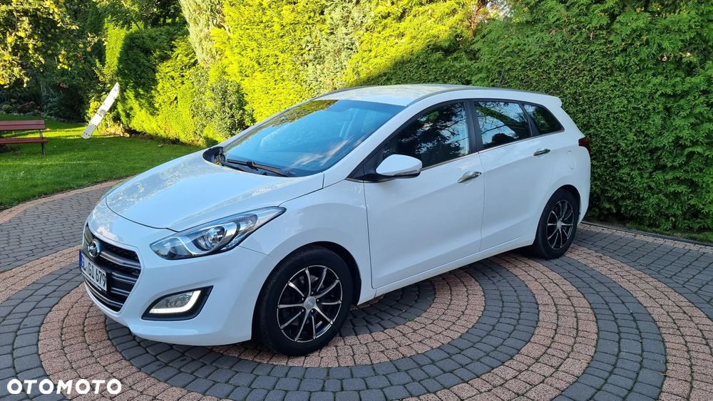 Hyundai i30 Fastback 1.6 CRDI Premium - 7