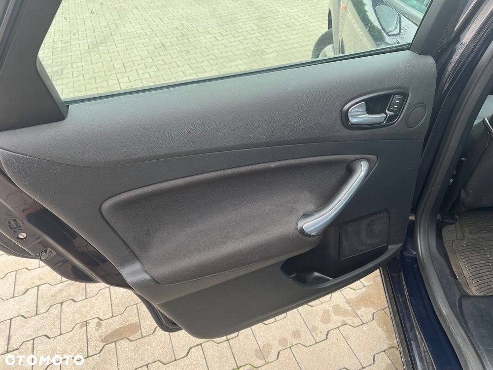 Ford Mondeo 1.8 TDCi Ambiente - 14