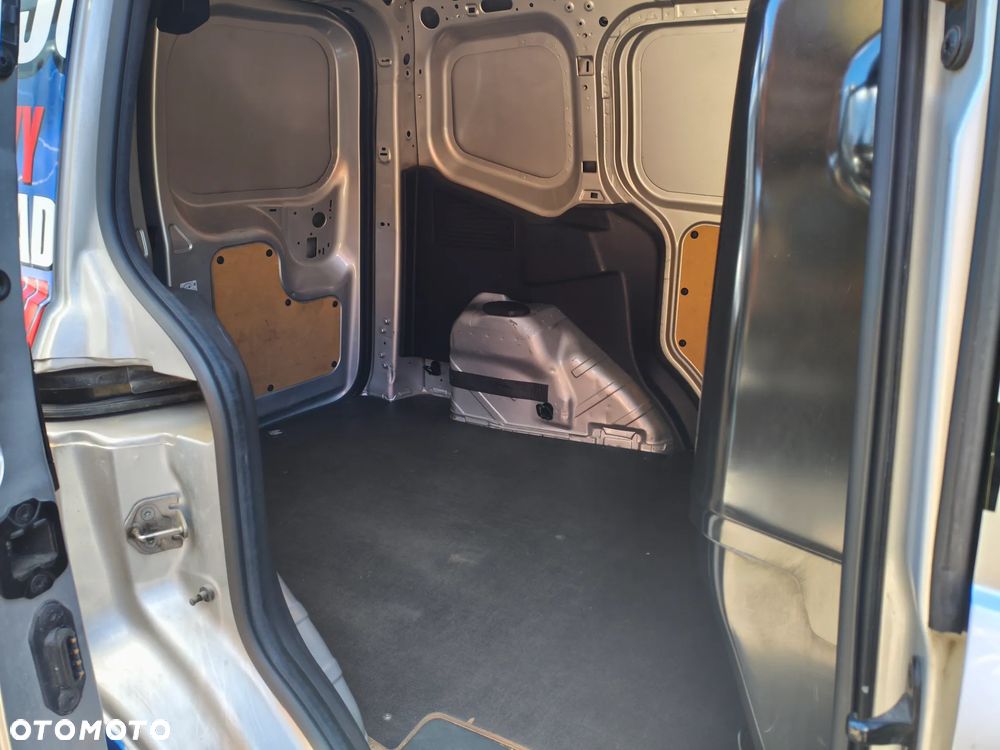 Ford Transit Courier - 9