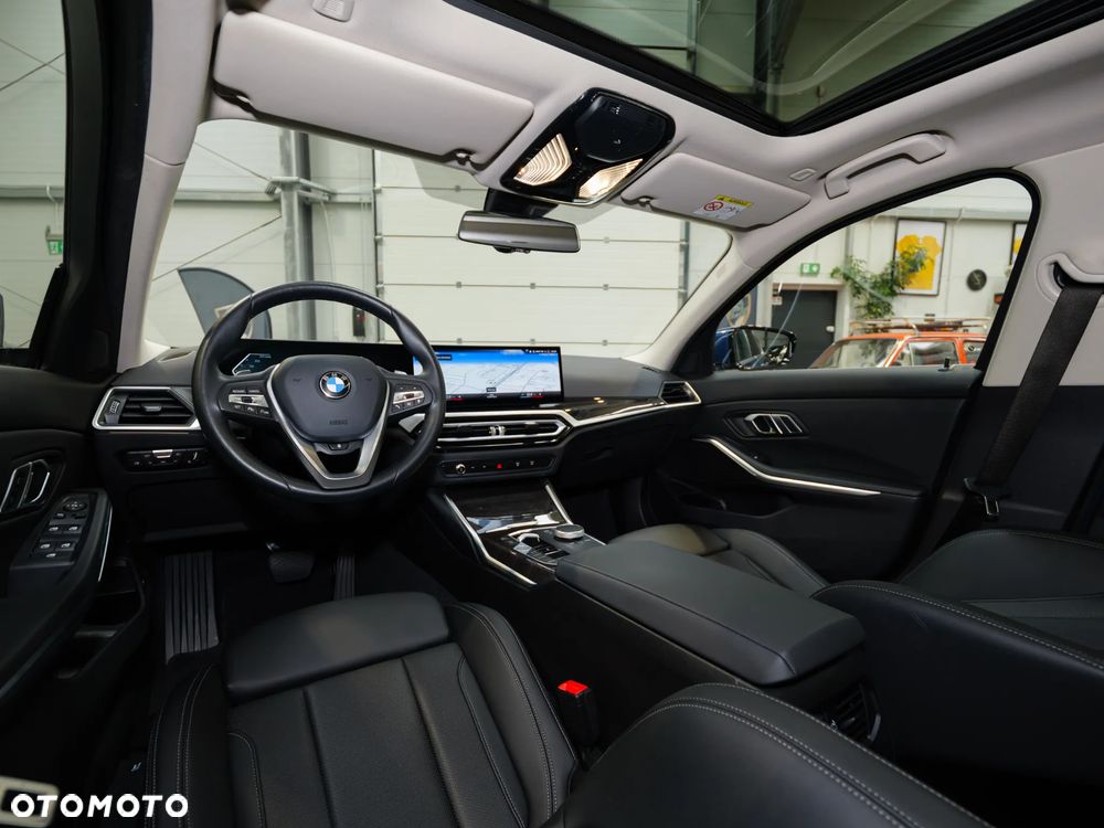 BMW Seria 3 320d xDrive mHEV - 16