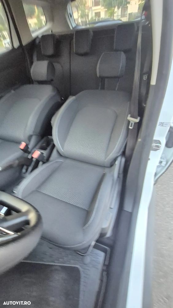 Dacia Duster 1.6 4x4 Laureate - 11