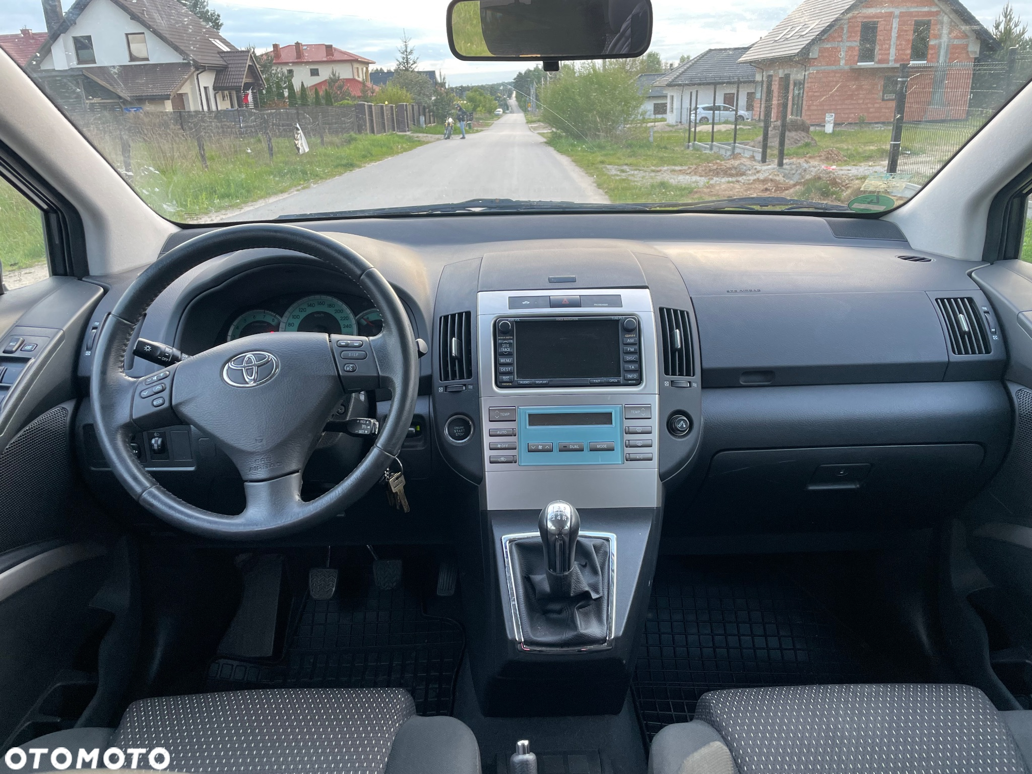 Toyota Corolla Verso - 11