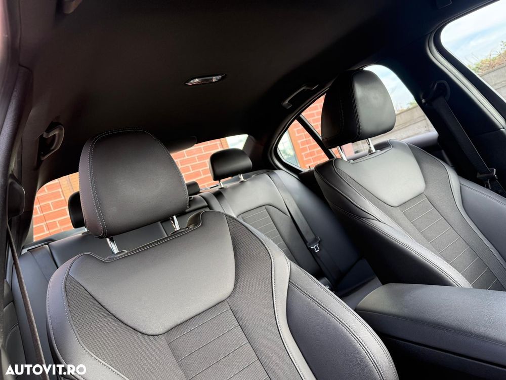 BMW Seria 3 320d Aut. M Sport - 8