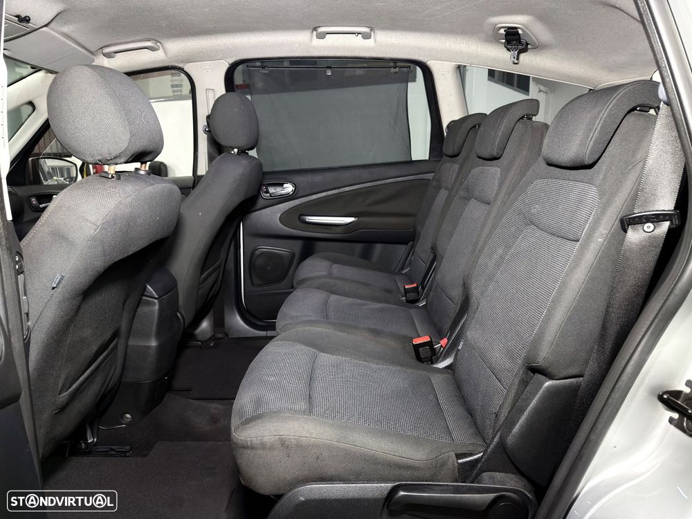 Ford S-Max 2.0 TDCi Titanium 7L - 12