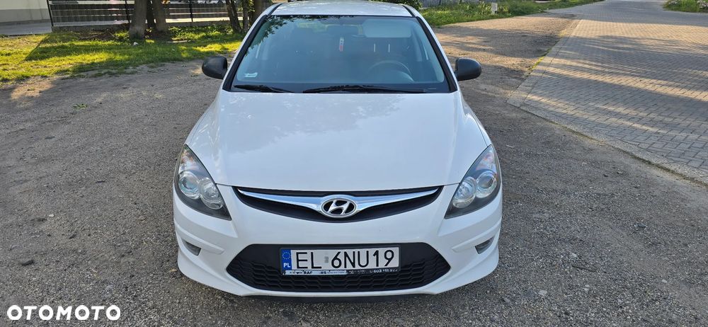 Hyundai i30 1.4 Classic + - 17