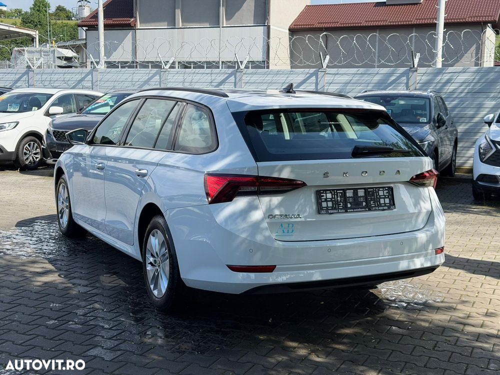 Skoda Octavia 2.0 TDI DSG Ambition - 4