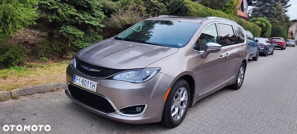 Chrysler Pacifica - 16