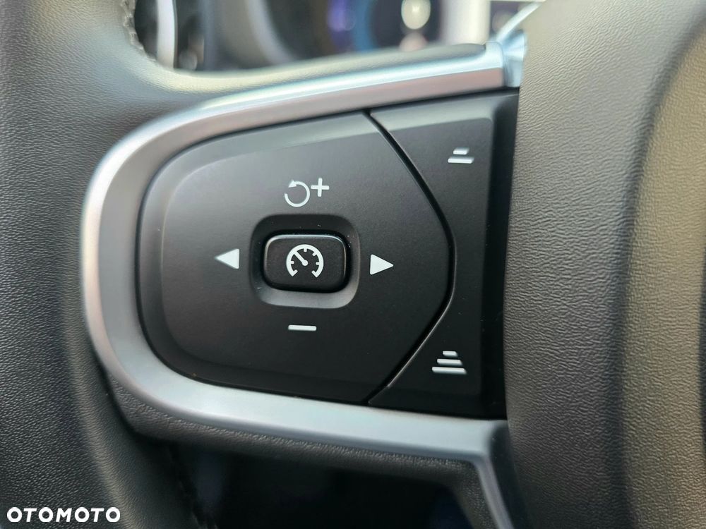 Volvo XC 60 B5 B AWD Momentum Pro - 30