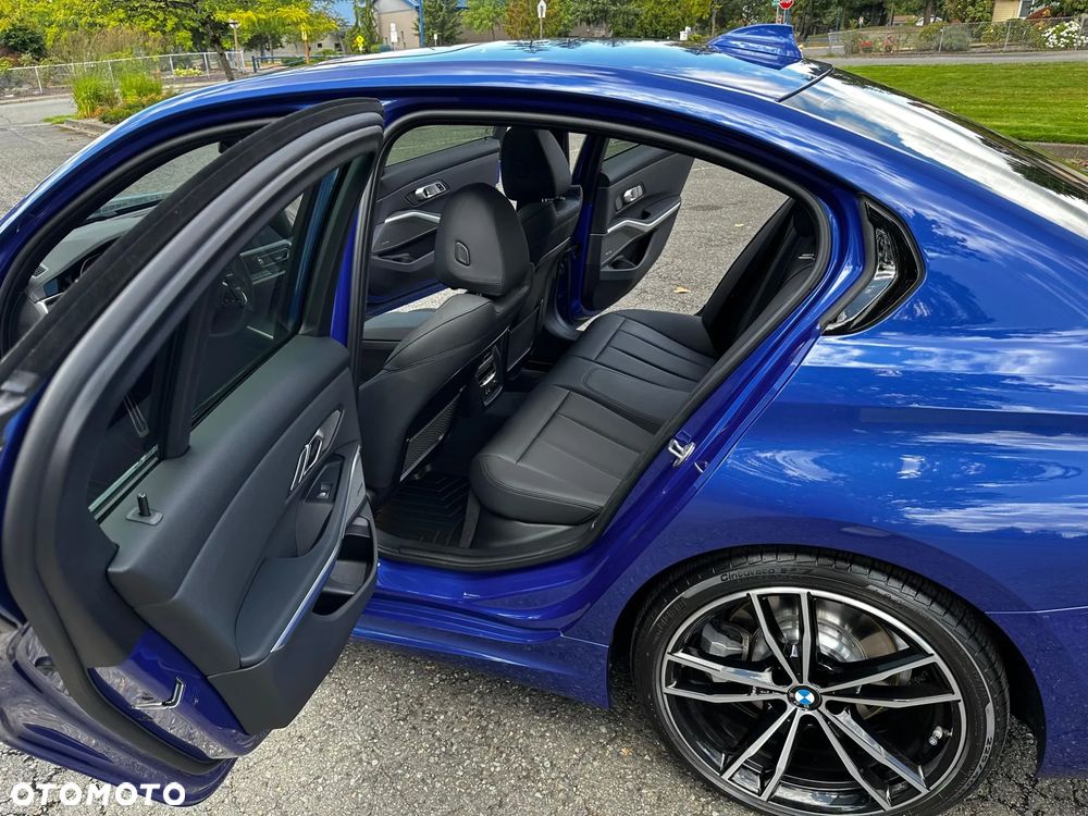 BMW Seria 3 330i M Sport - 29