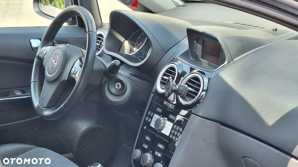 Opel Corsa 1.4 16V Cosmo - 18