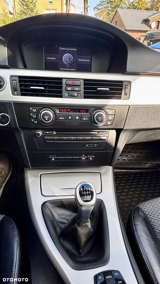 BMW Seria 3 318i - 16