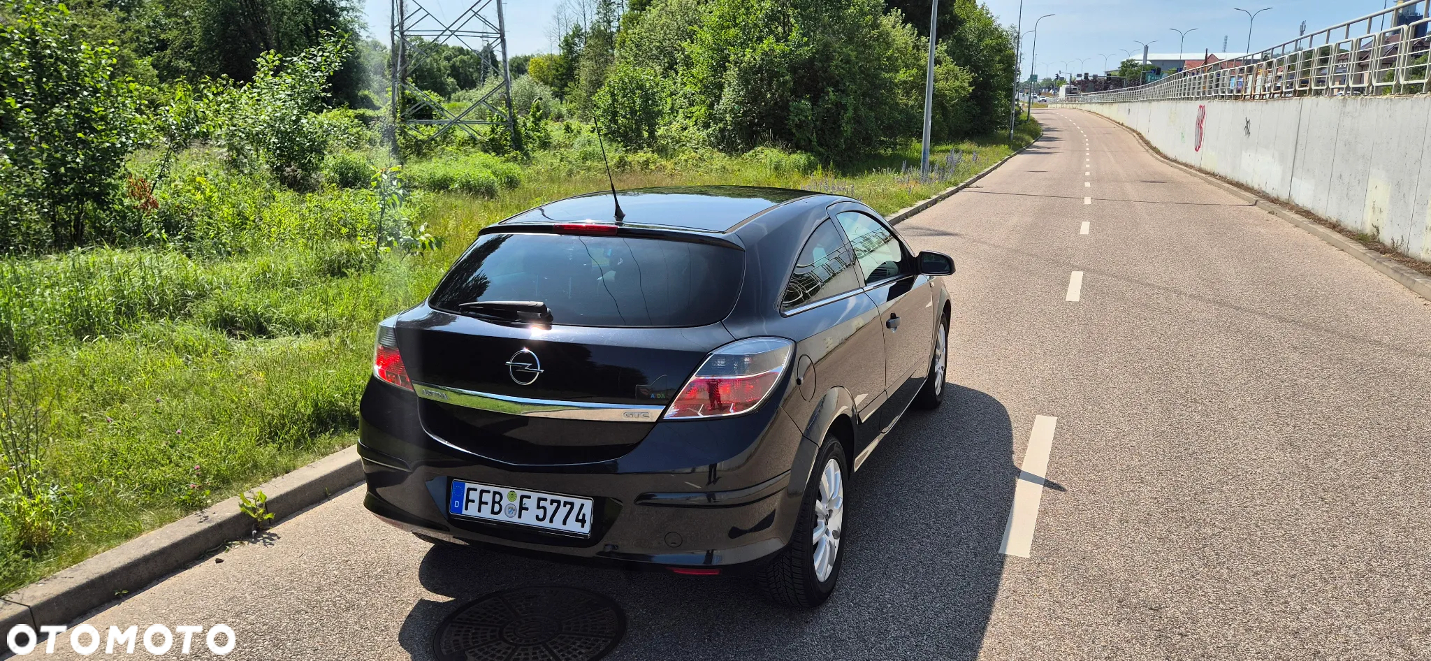 Opel Astra GTC 1.6 - 19