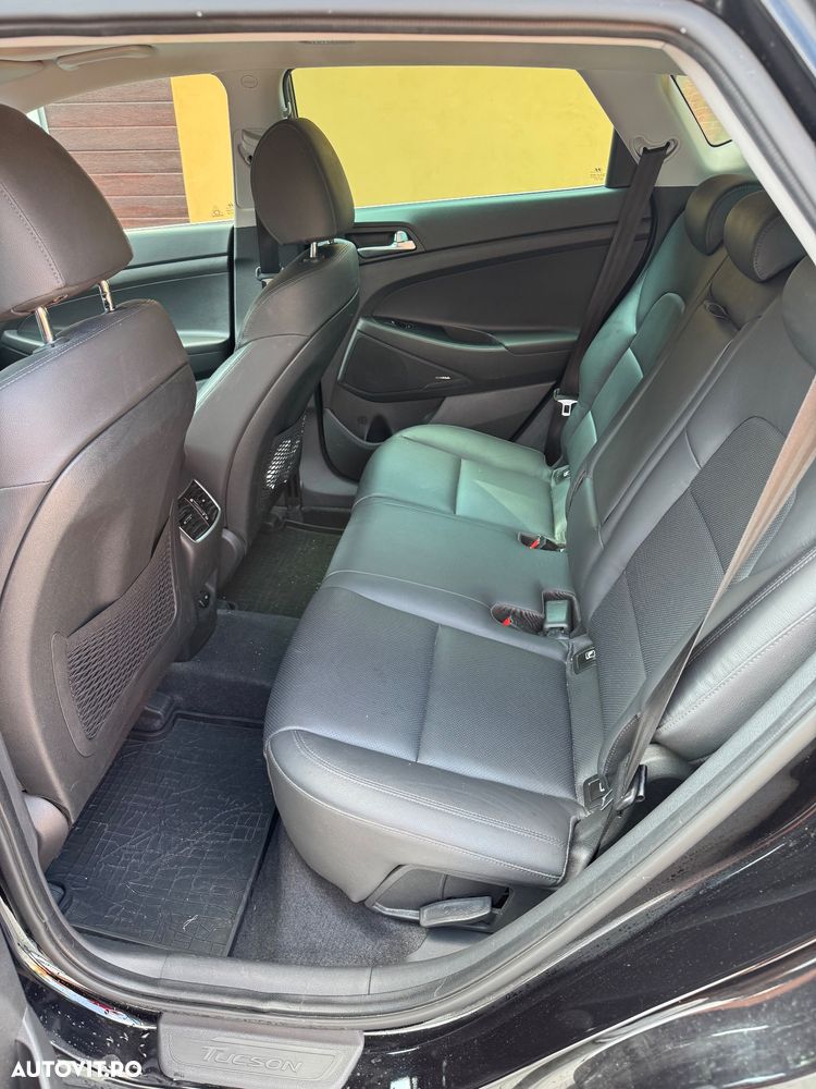 Hyundai Tucson 2.0 CRDI 4WD 8AT Luxury - 7
