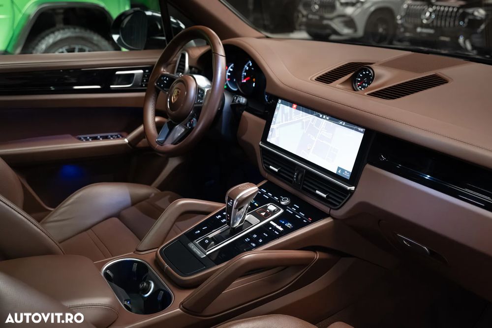 Porsche Cayenne - 38