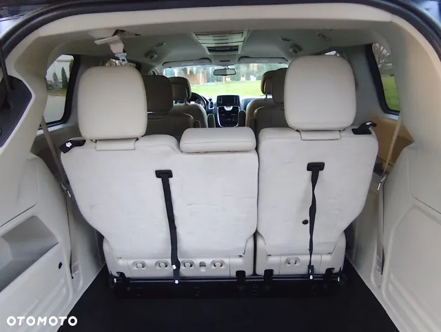 Chrysler Town & Country 3.6 Touring - 26