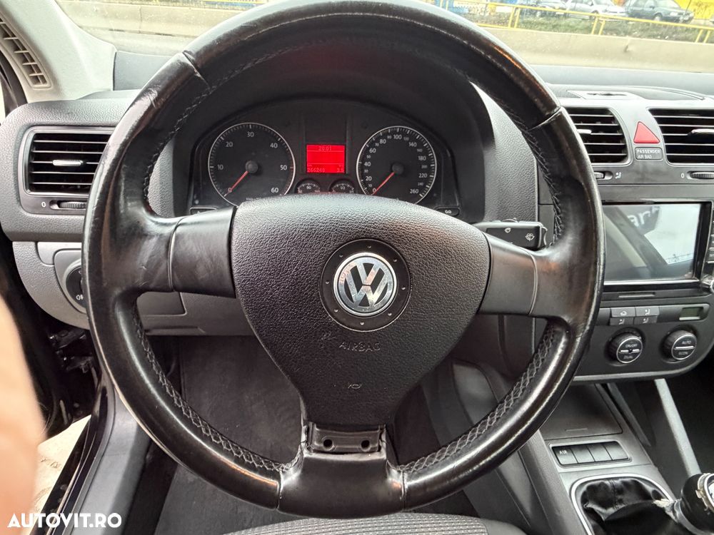 Volkswagen Jetta 1.9 TDI DPF United - 14
