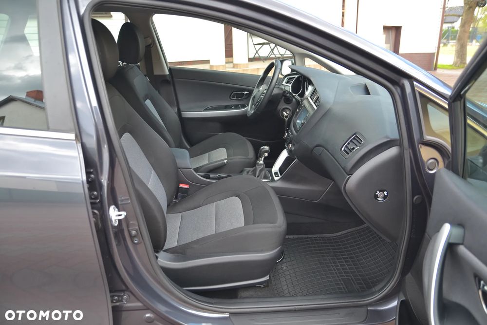 Kia Ceed 1.6 CRDi 136 ISG Dream Team Edition - 14