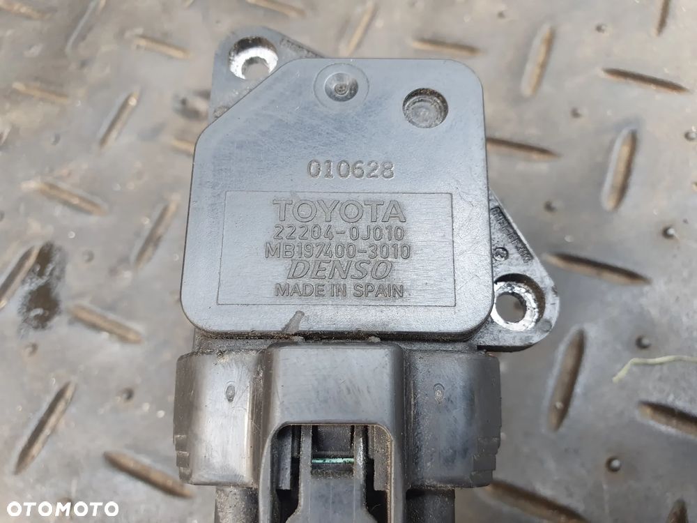PRZEPŁYWOMIERZ TOYOTA YARIS I COROLLA VERSO AVENSIS II T25 22204-0J010 - 4