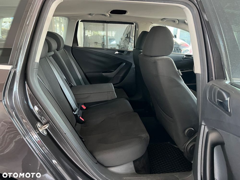 Volkswagen Passat 2.0 TDI Comfortline - 35
