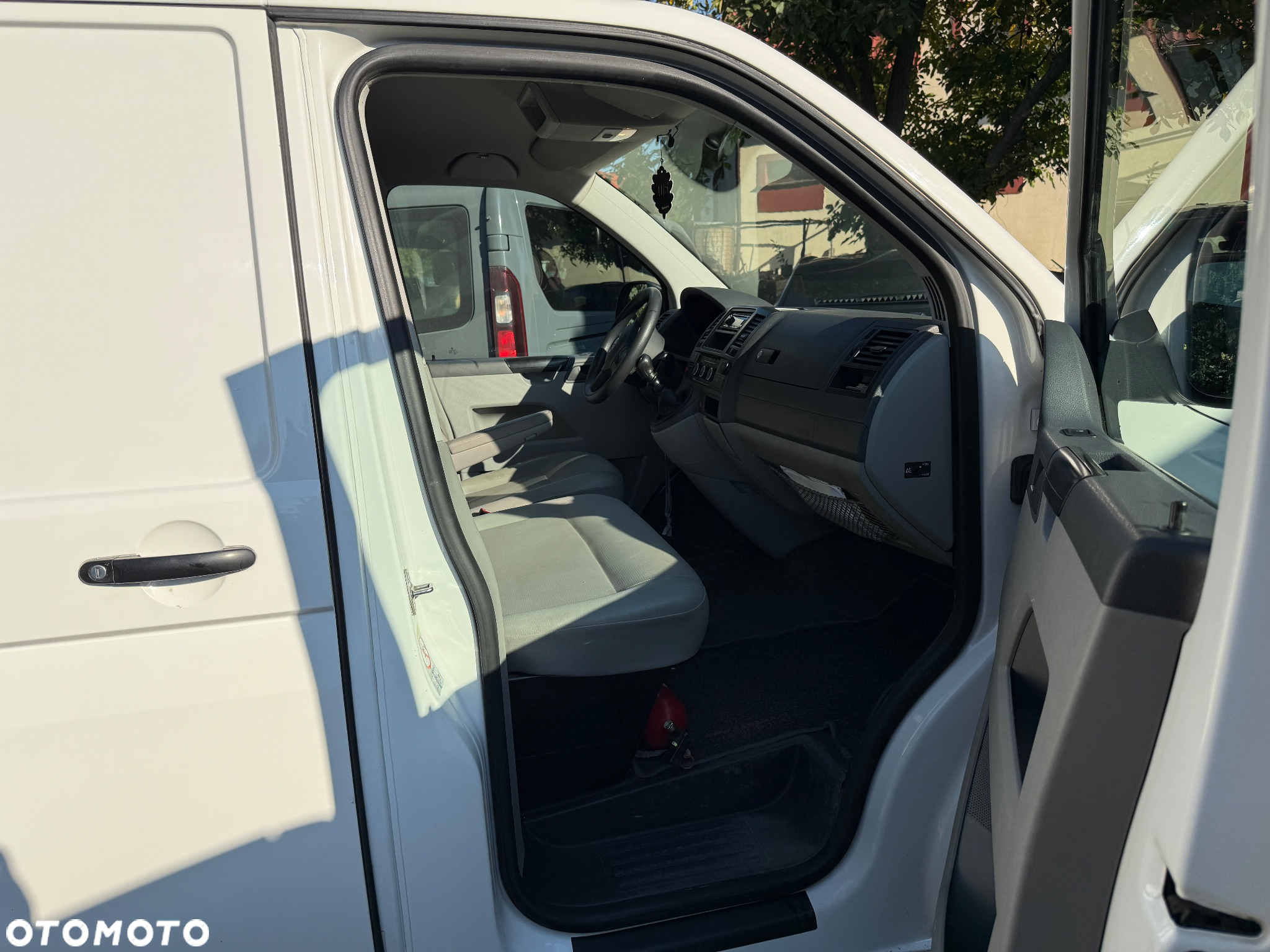 Volkswagen Transporter T5 Doka Kurz Trendline - 6