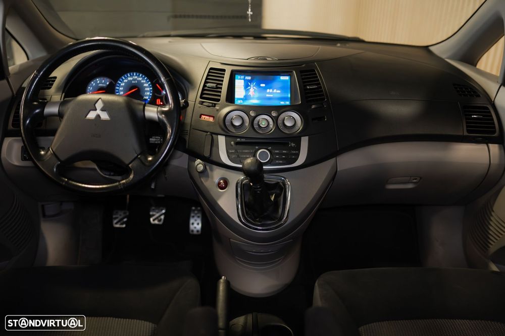 Mitsubishi Grandis 2.0 DI-D Inform - 20