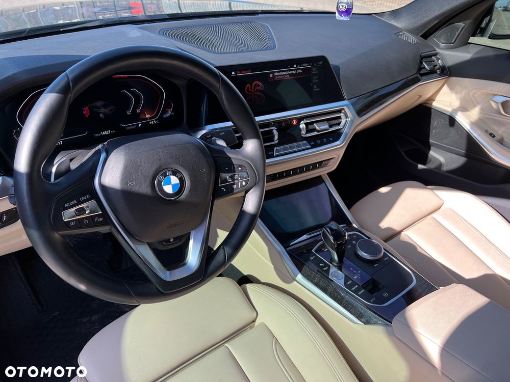 BMW Seria 3 330i xDrive Luxury Line - 11