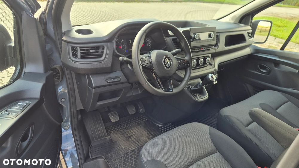 Renault Trafic - 16