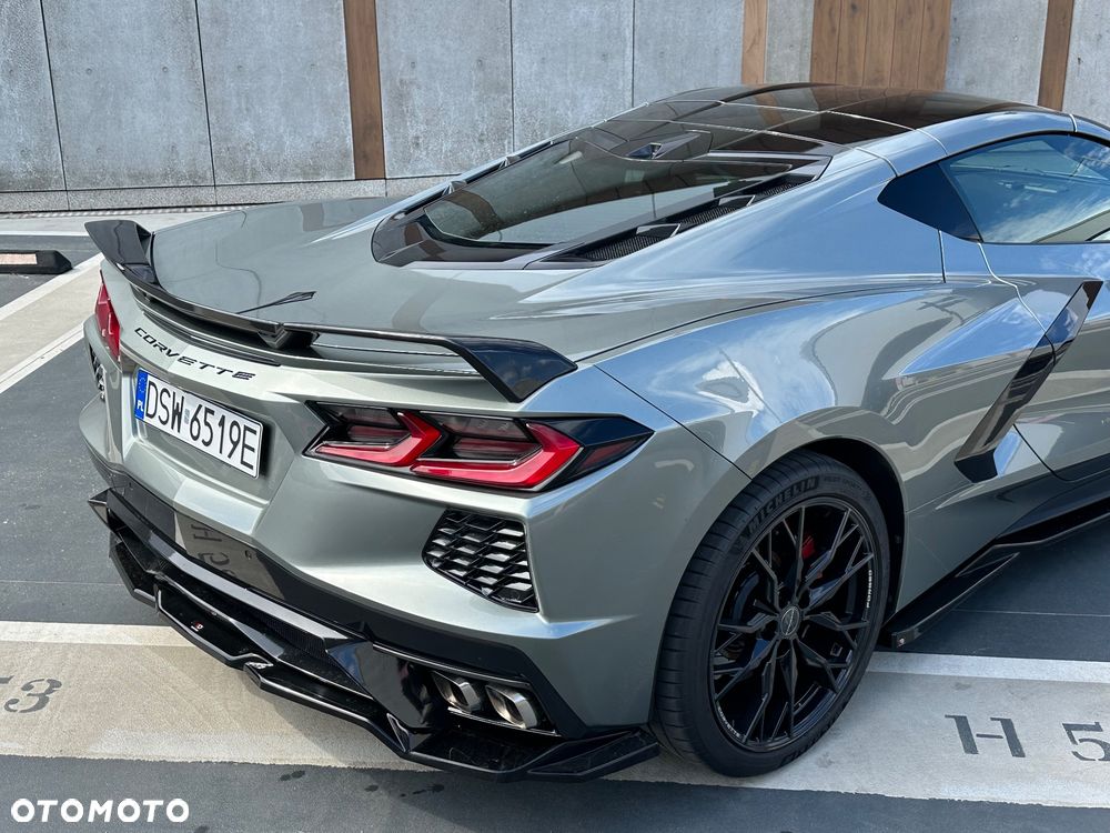 Chevrolet Corvette - 18