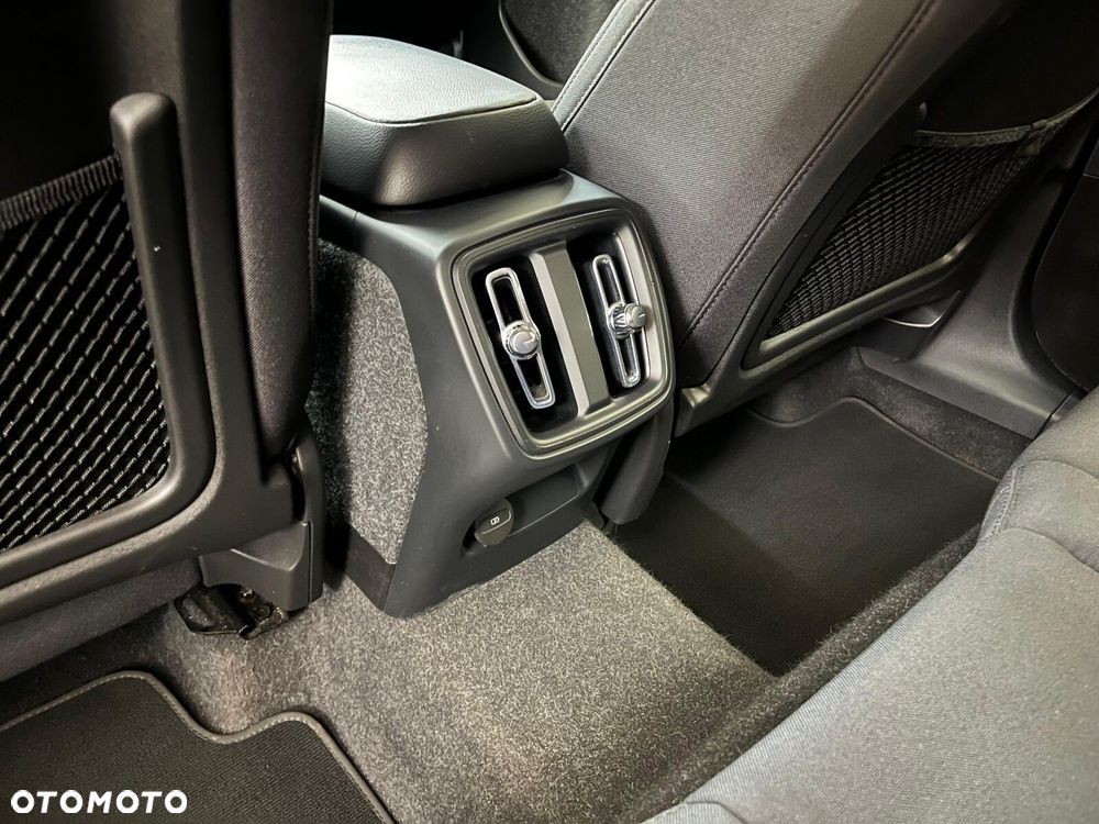 Volvo XC 40 T3 Momentum - 30