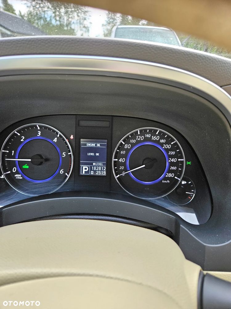 Infiniti FX FX30d S - 11