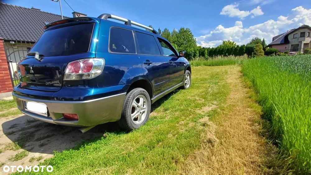 Mitsubishi Outlander 2.4 4WD Intense - 2