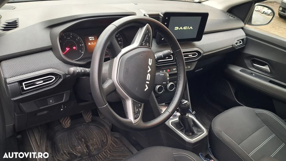 Dacia Logan TCe 90 MT6 Journey+ - 9