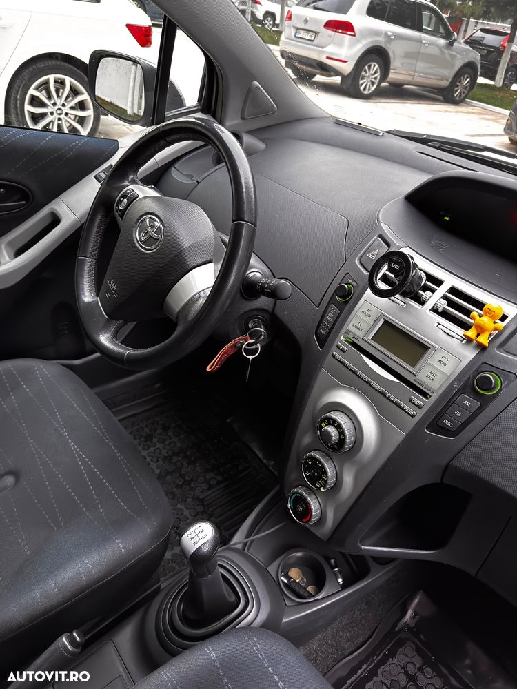 Toyota Yaris 2007 photo 4