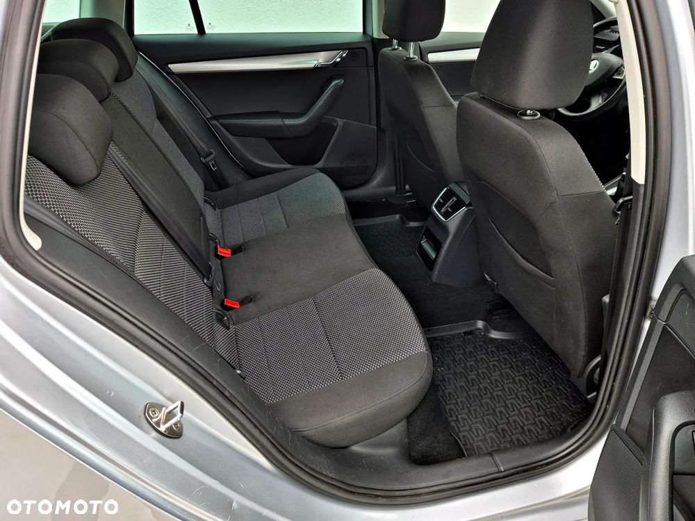 Skoda Octavia 1.6 TDI DPF Ambition - 16