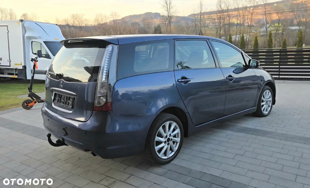 Mitsubishi Grandis 2.0 DI-D 7-Sitzer Intense - 9