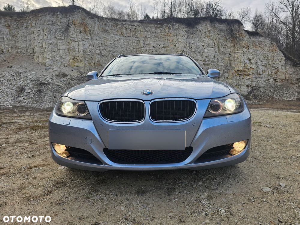 BMW Seria 3 318i Touring - 4