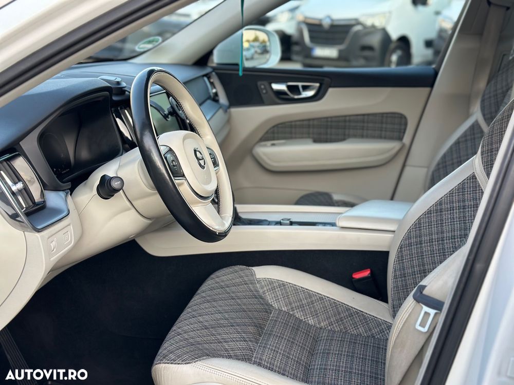 VOLVO XC60 2019 — imagine 12