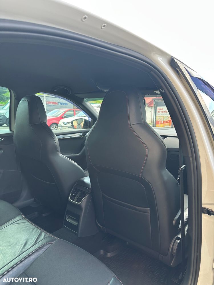 Skoda Octavia 2.0 TDI DSG RS - 12