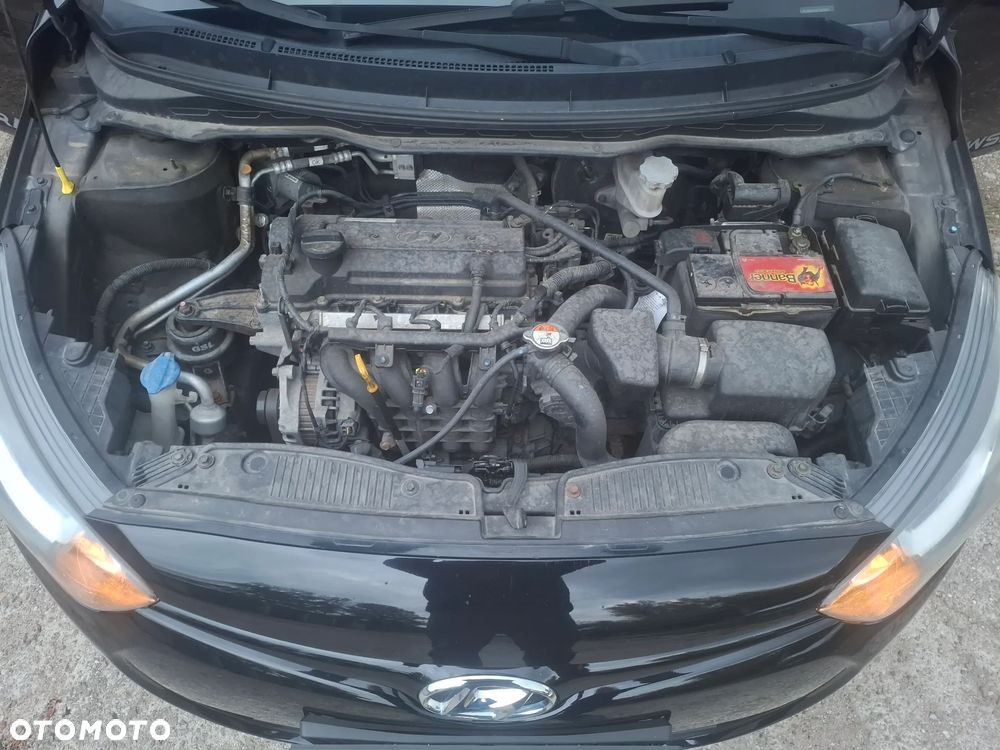 Hyundai i20 - 24