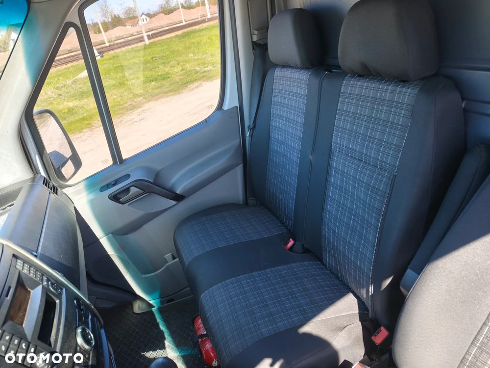 Mercedes-Benz Sprinter - 23
