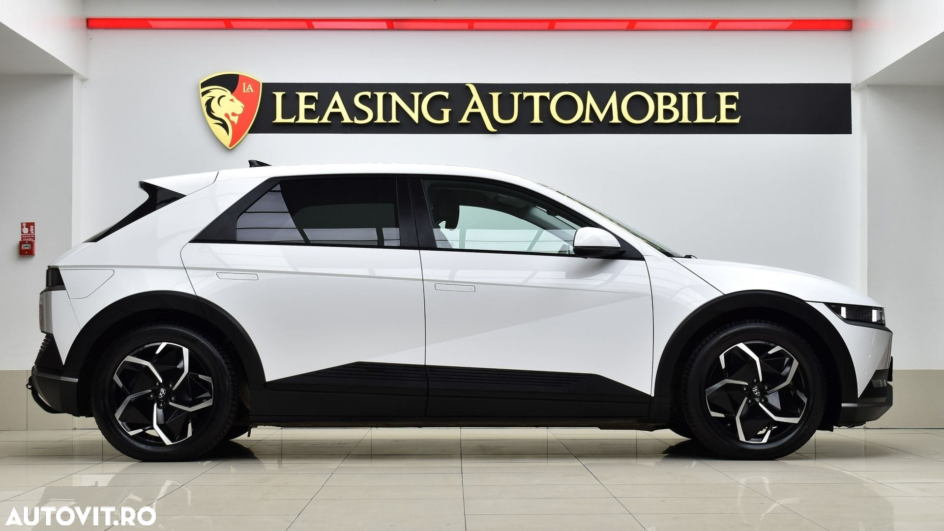 Hyundai IONIQ - 7