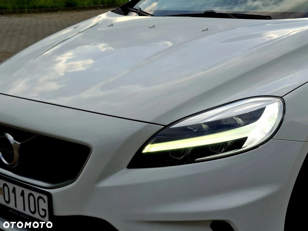 Volvo V40 D3 R-Design Momentum - 36